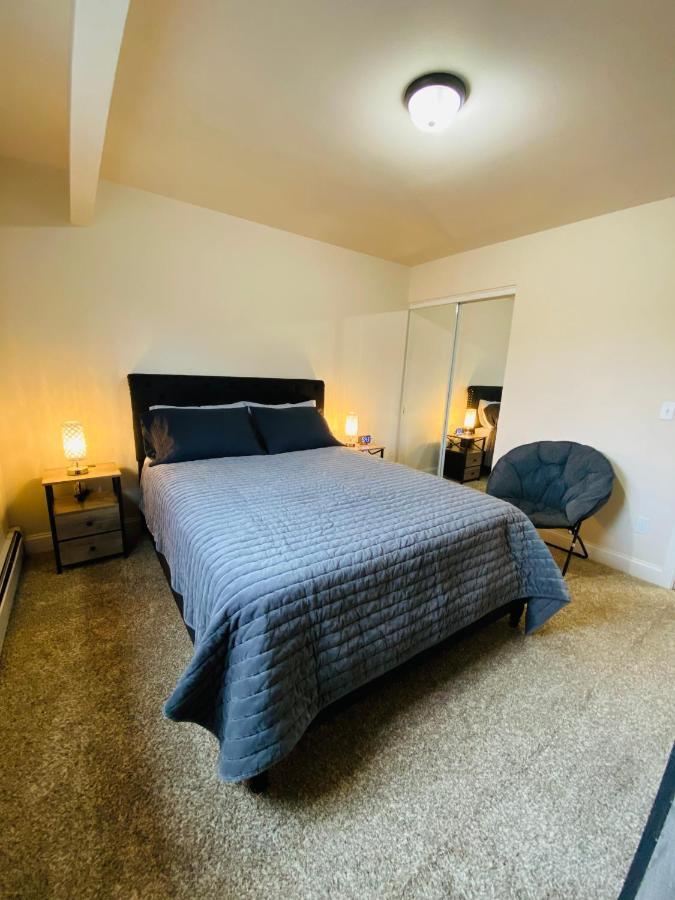Beautiful 2 Bedroom 1 Bath Apartment With Private Garage Anchorage Exterior photo
